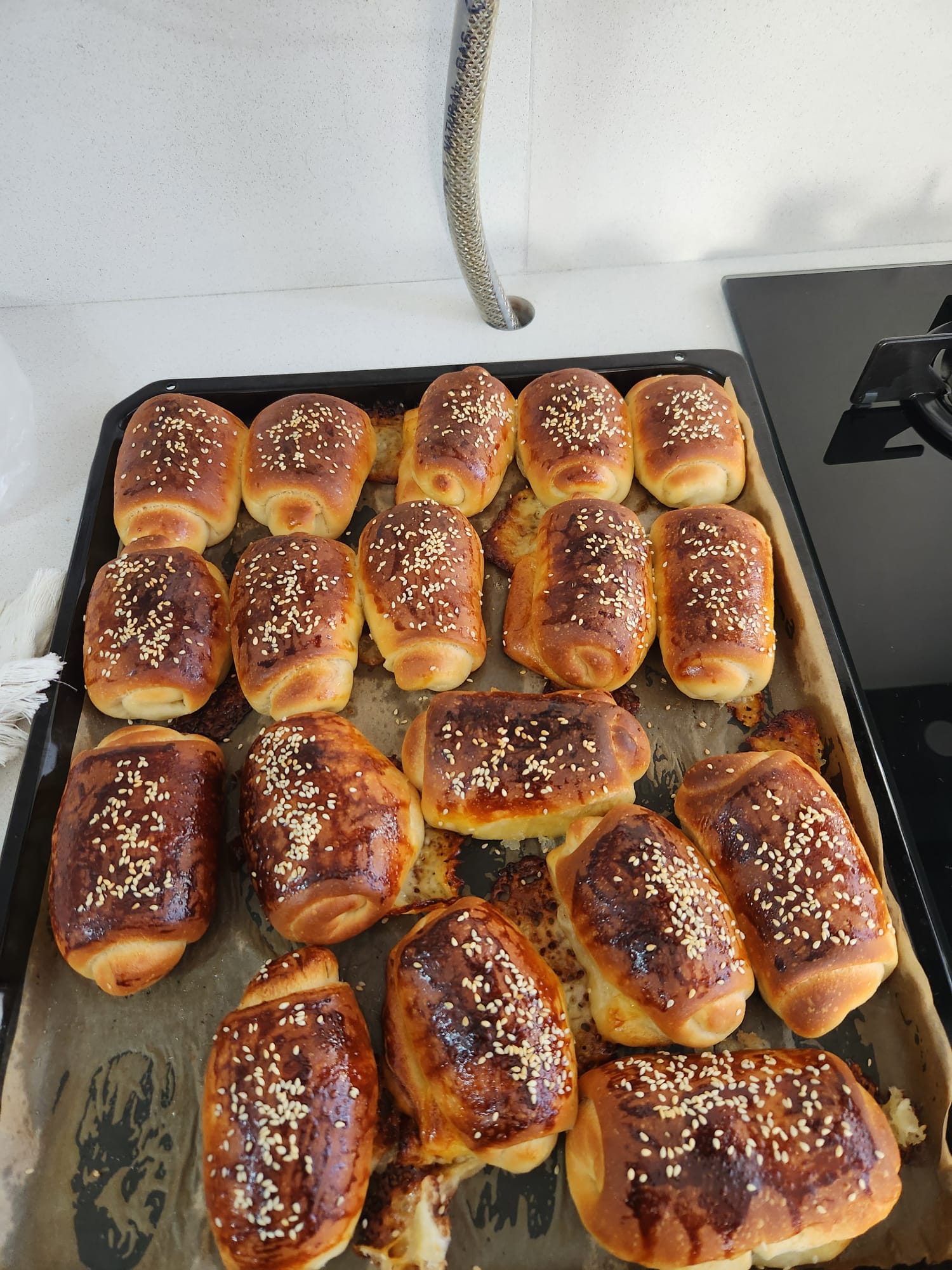 Kaşarlı Sucuklu Poğaça